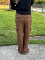 Straight Leg Cargo Pants in Brown