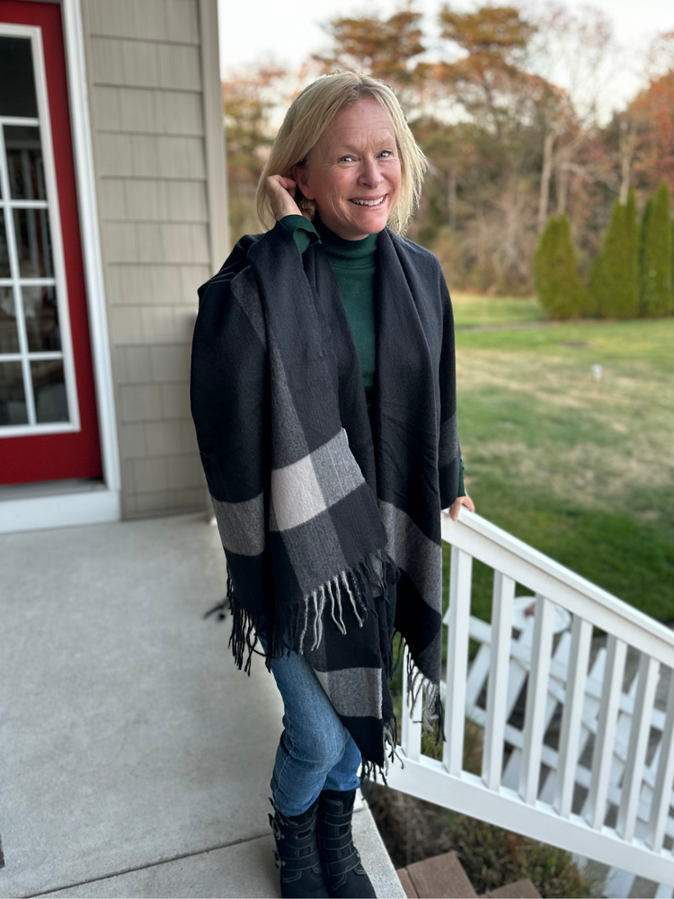 Highland Wrap in Black/Charcoal